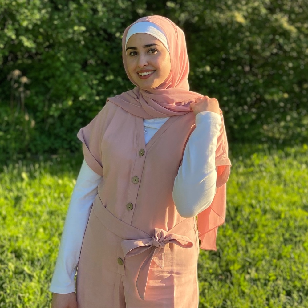 Meet your Posher, Leila